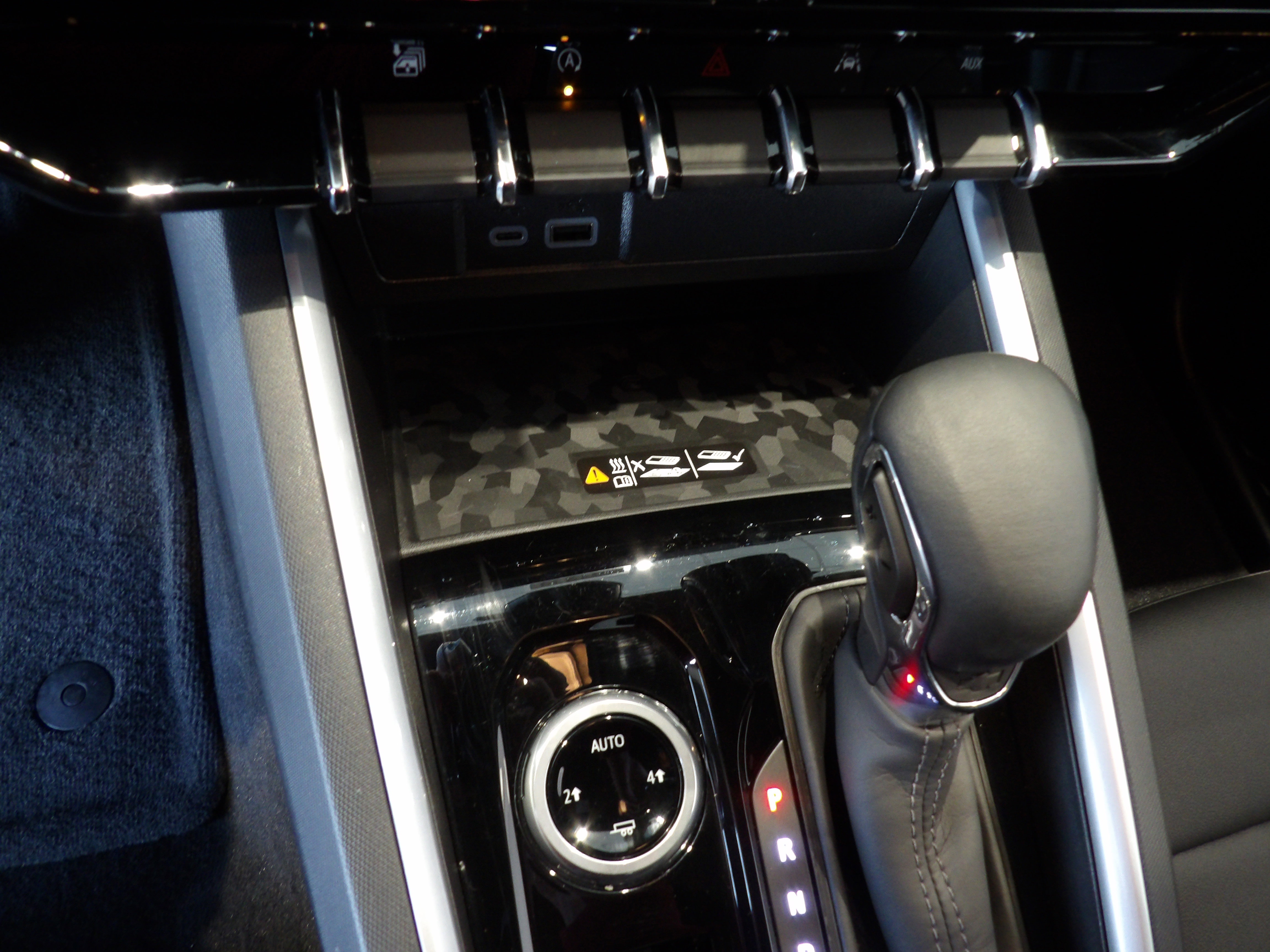 Used 2024 Chevrolet Colorado LT w/ LT Convenience Package III image 16