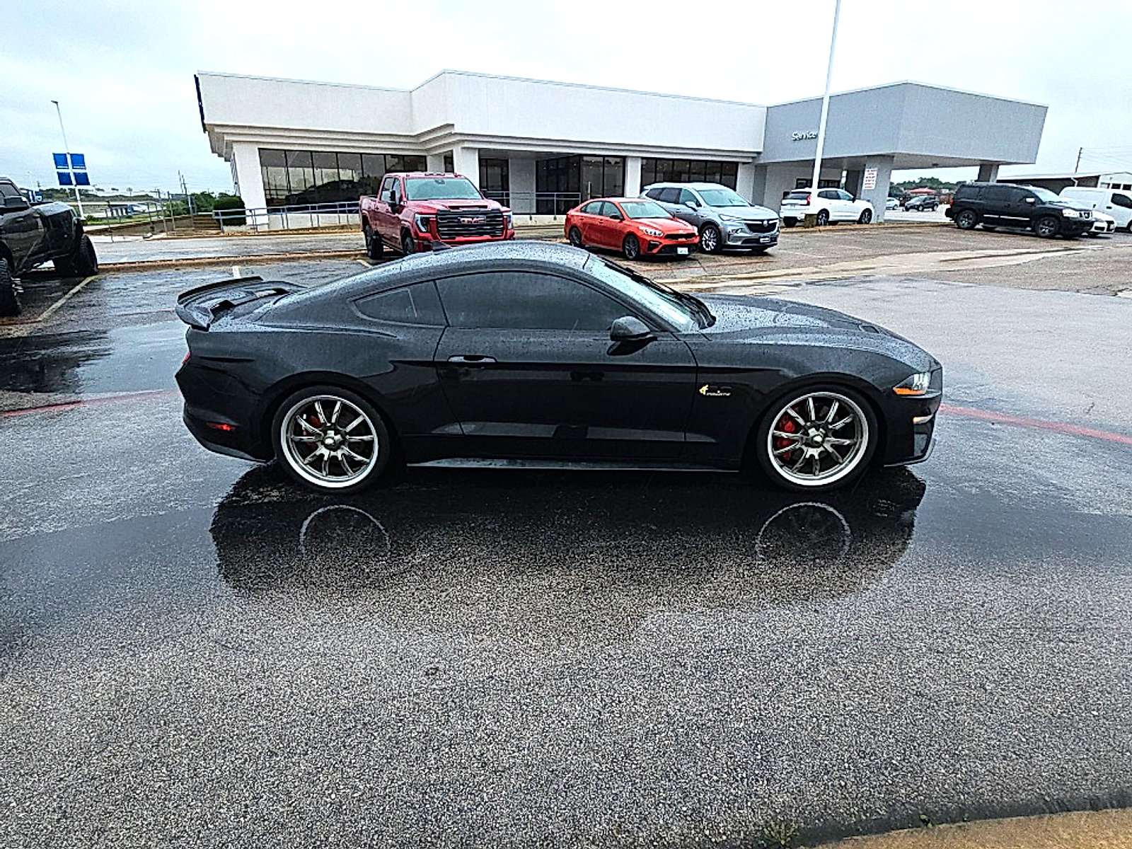 Used 2022 Ford Mustang GT w/ Equipment Group 301A RWD image 4