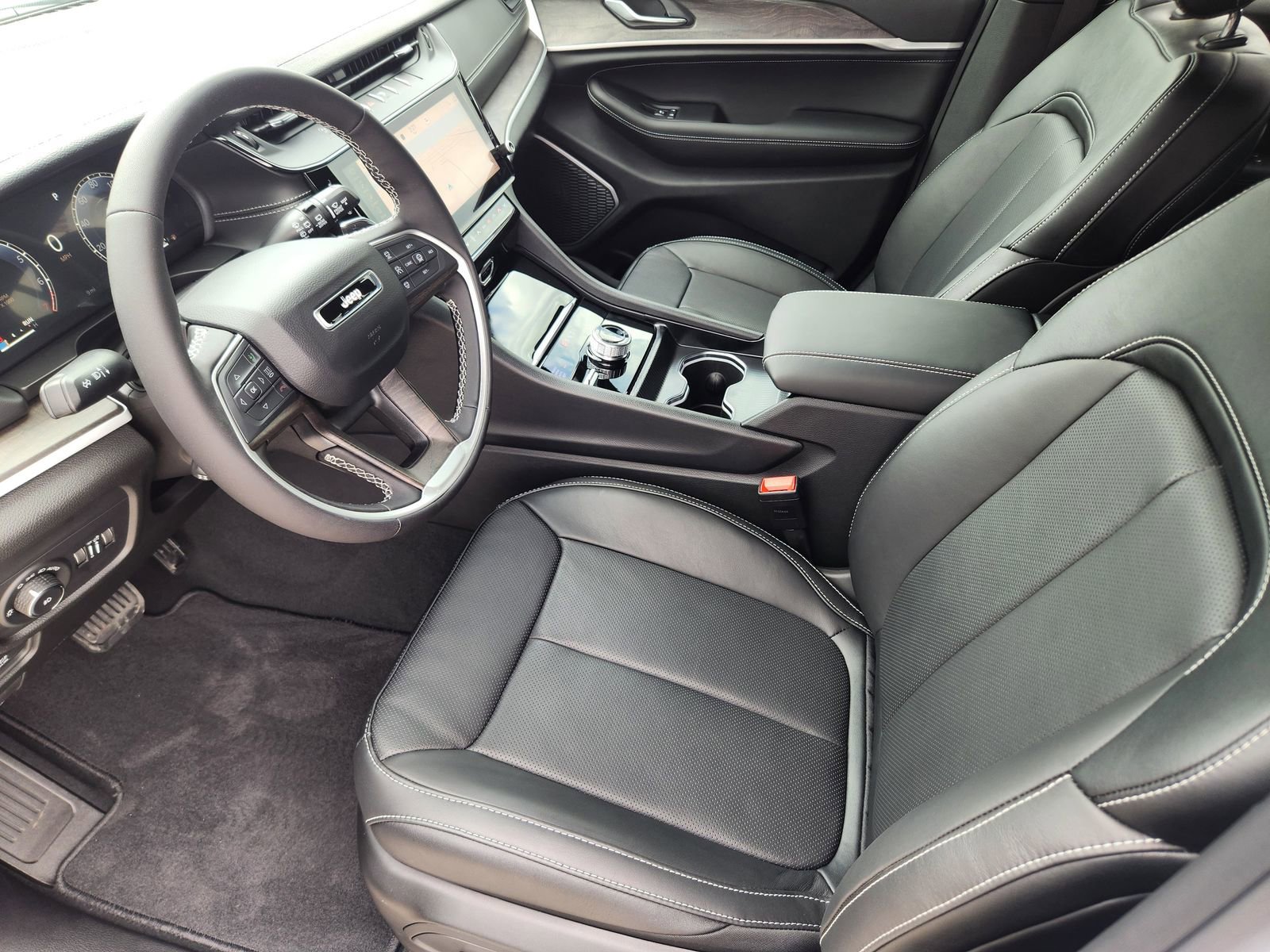New 2026 Jeep Grand Cherokee Limited AWD/4WD image 13