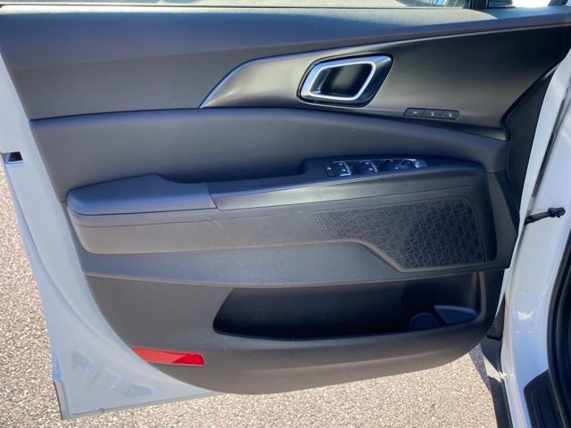 Used 2025 Kia Carnival SX w/ SX Dark Edition Package image 11