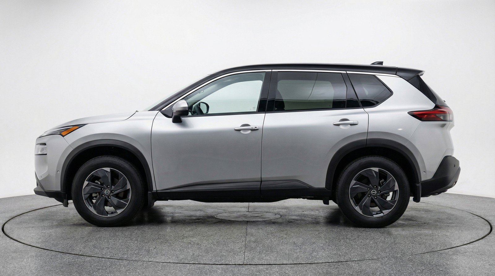 Used 2025 Nissan Rogue SV AWD/4WD image 5