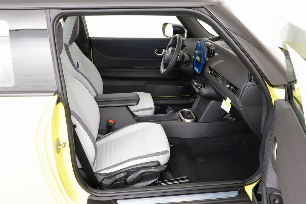 New 2026 MINI Cooper 2-Door Hardtop image 19