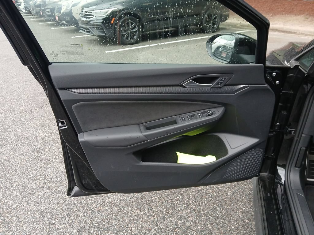 New 2026 Volkswagen GTI SE FWD image 10