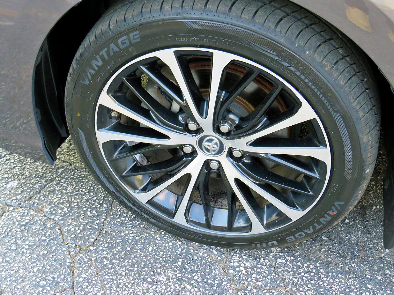 Used 2018 Toyota Camry SE image 11