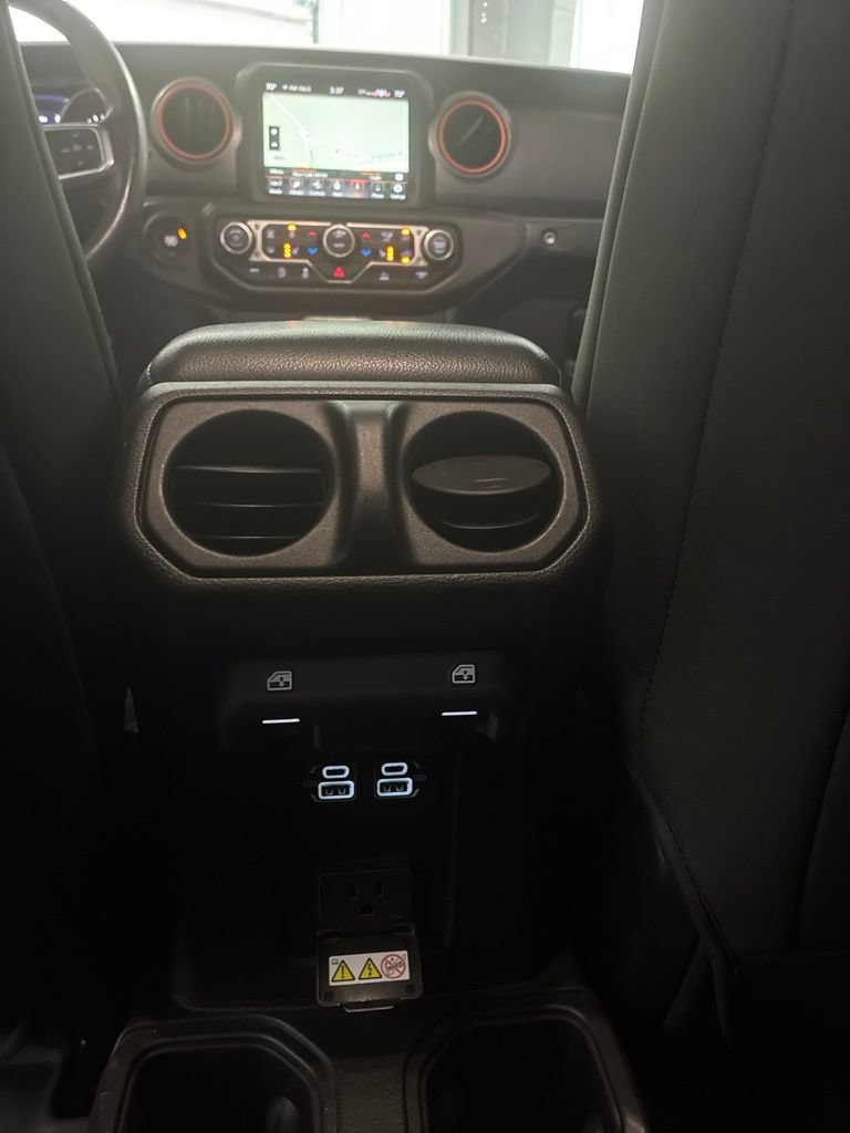 Used 2023 Jeep Gladiator Mojave AWD/4WD image 38