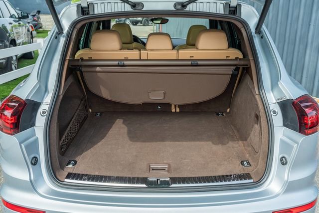 Used 2016 Porsche Cayenne Turbo AWD/4WD image 14