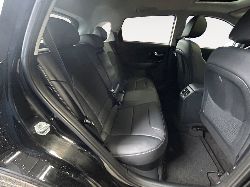 Used 2021 Kia Niro Touring image 11