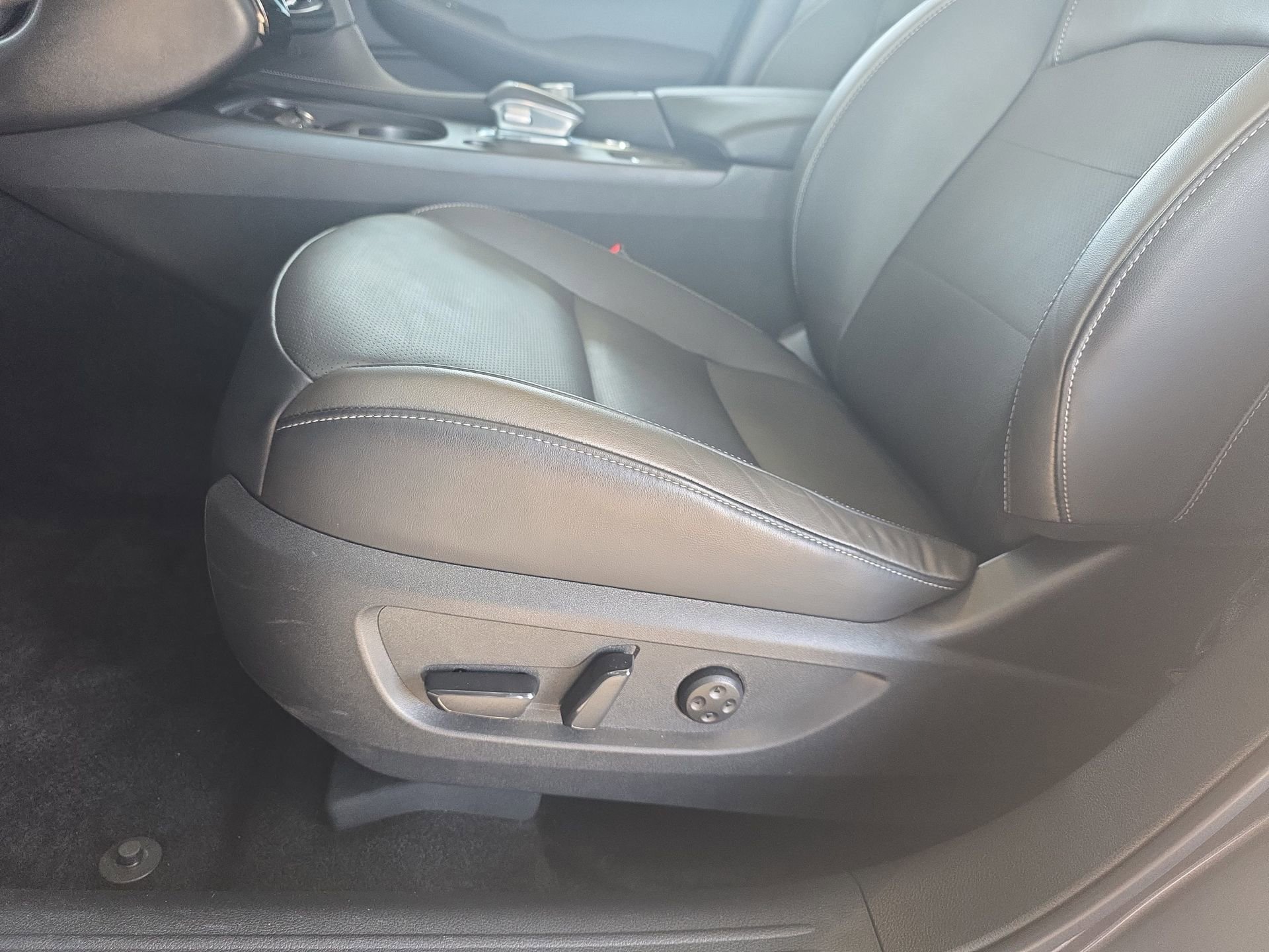 Certified 2025 INFINITI QX50 Luxe image 28