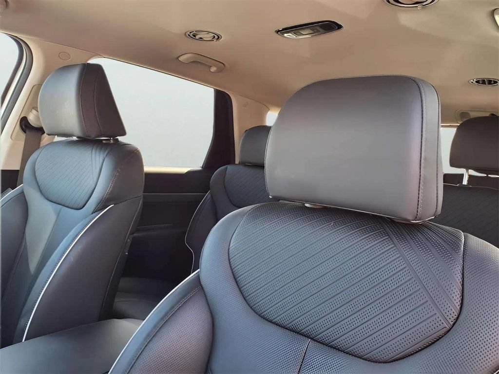Used 2025 Hyundai Palisade SEL FWD image 16