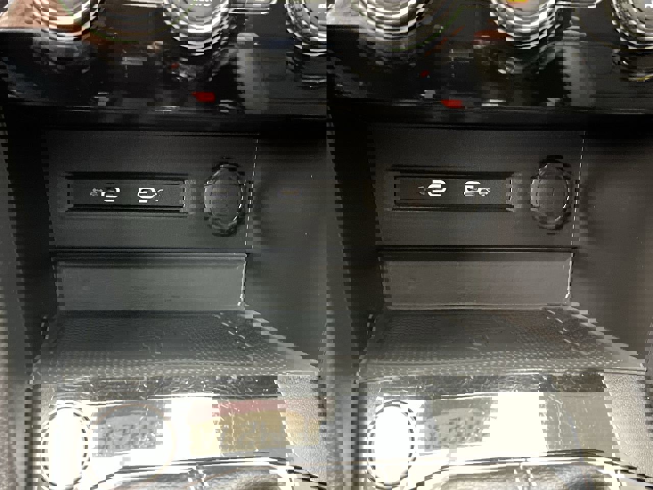 Used 2022 Volkswagen Taos SEL image 25