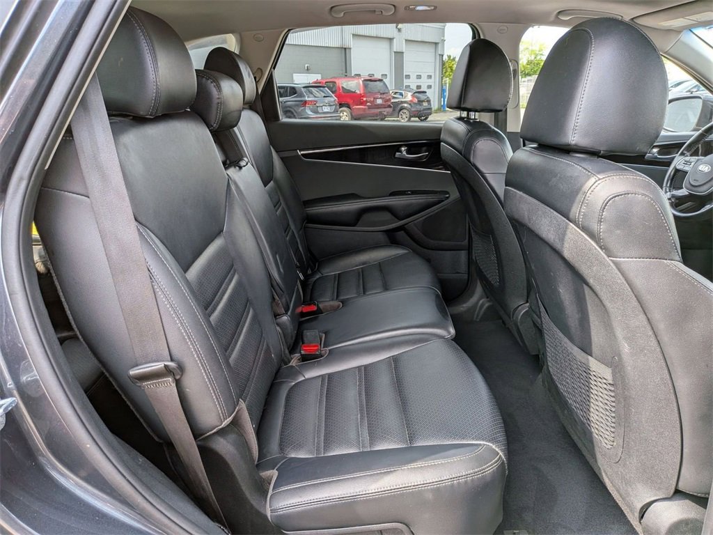 Used 2019 Kia Sorento EX image 29