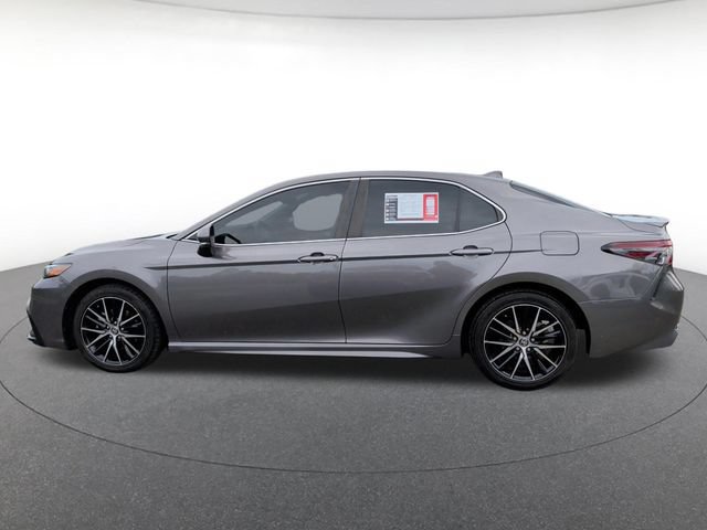 Used 2022 Toyota Camry SE FWD image 2