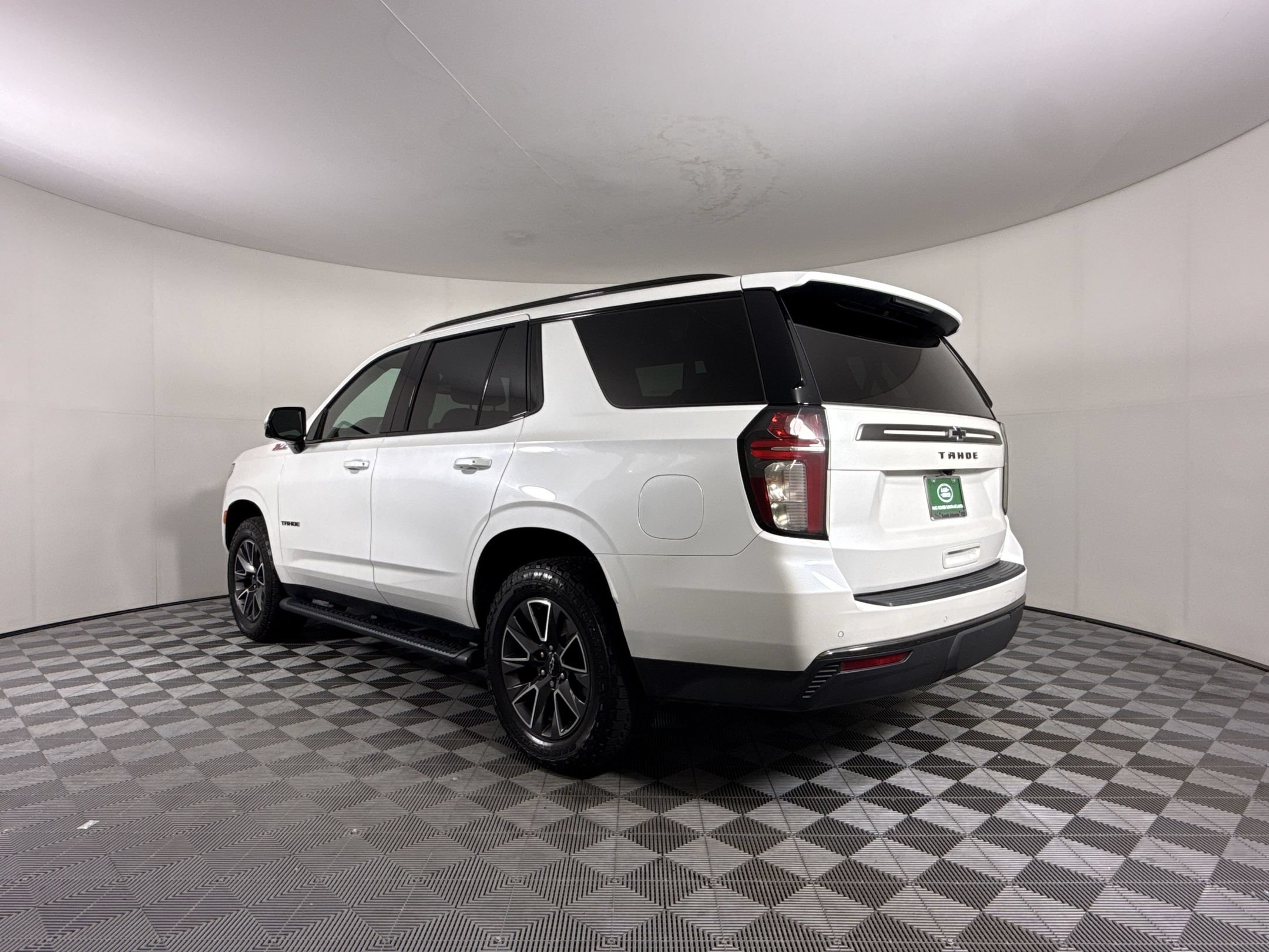 Used 2022 Chevrolet Tahoe Z71 w/ Z71 Off-Road Package AWD/4WD image 3