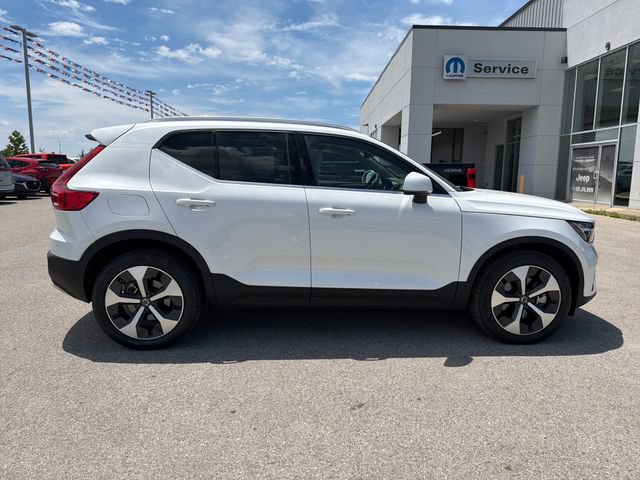 Used 2023 Volvo XC40 B5 Plus w/ Protection Package Premier AWD/4WD image 5