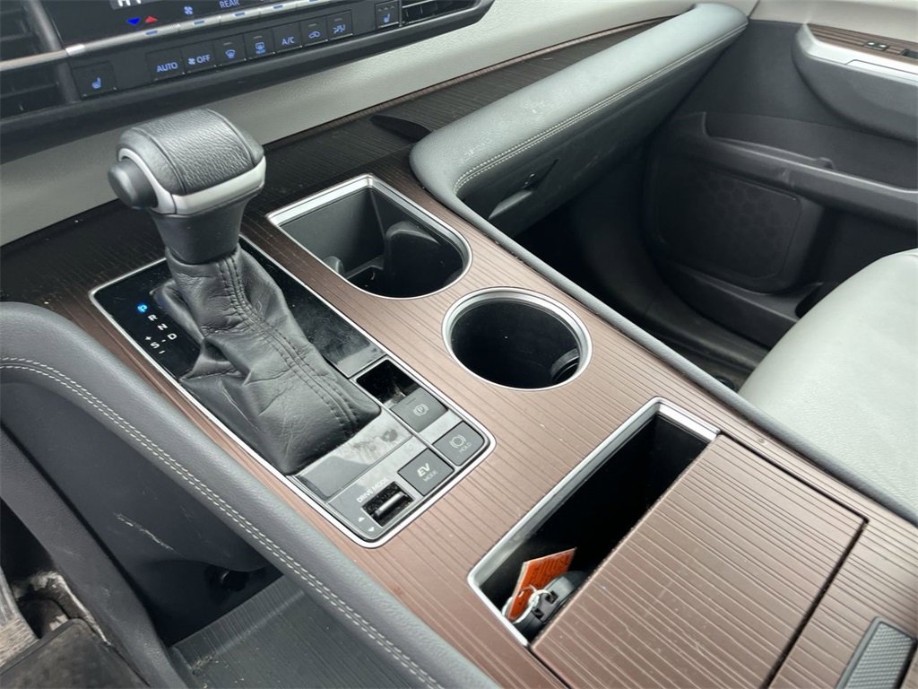 Used 2021 Toyota Sienna XLE image 15