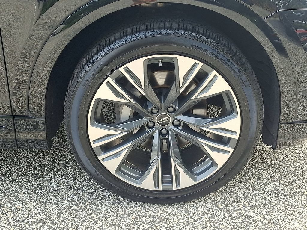 Certified 2026 Audi Q8 Premium Plus w/ Premium Plus Package AWD/4WD image 8