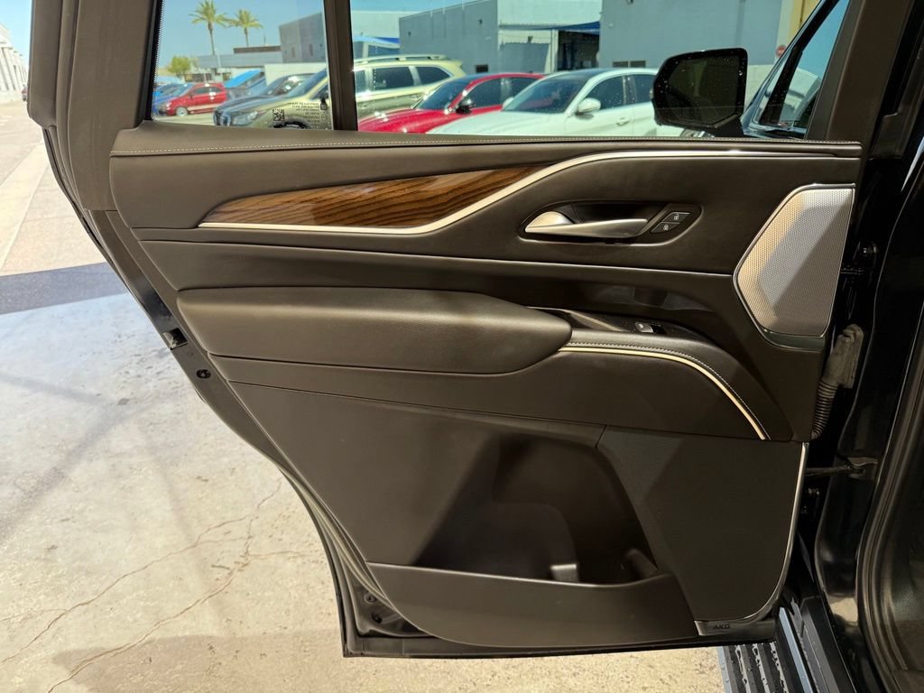 Used 2024 Cadillac Escalade Sport Platinum w/ LPO, ONYX Package AWD/4WD image 22