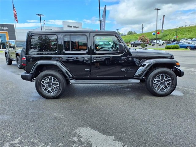 New 2025 Jeep Wrangler Sahara image 3