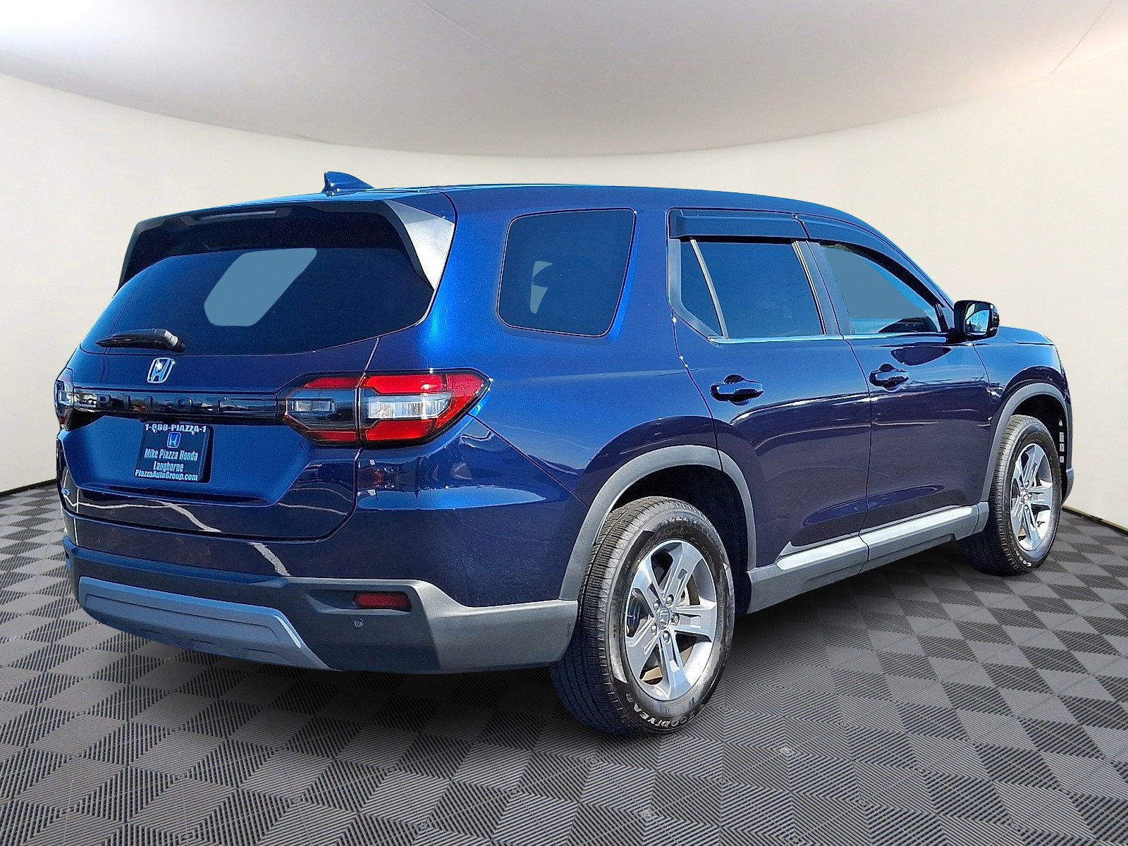 Used 2025 Honda Pilot EX-L image 7