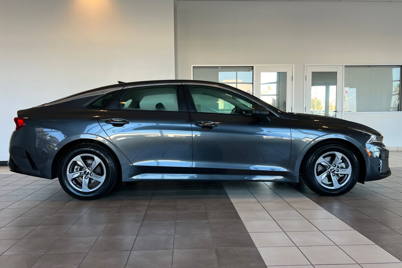 Used 2022 Kia K5 LXS image 3