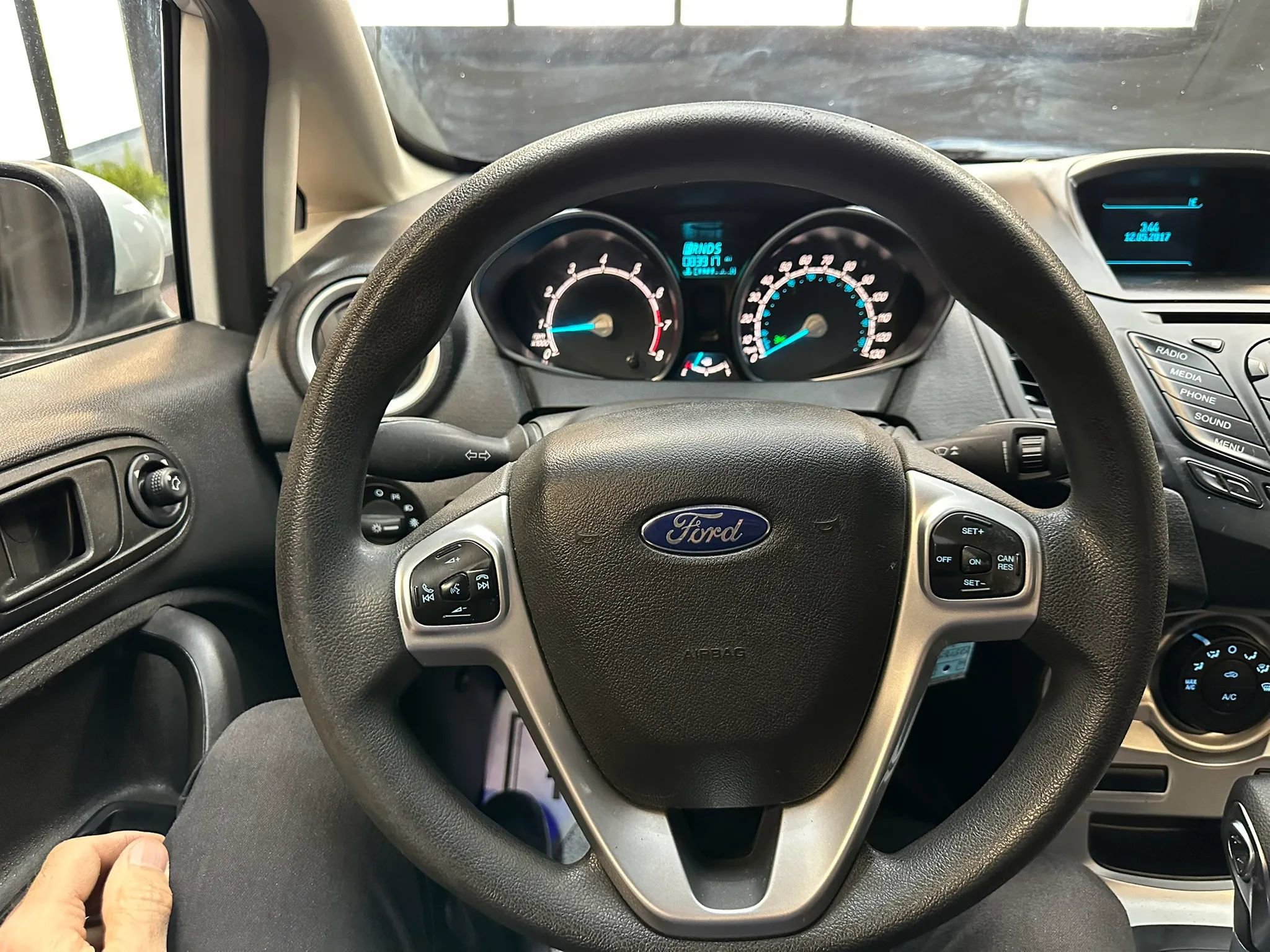 Used 2017 Ford Fiesta SE image 12