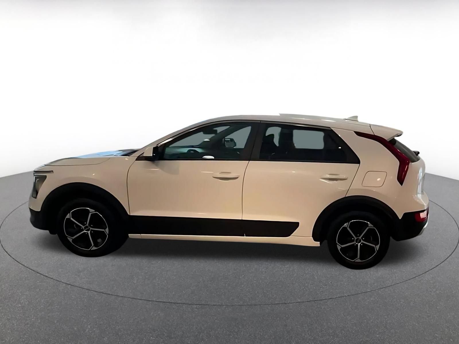 Used 2026 Kia Niro LX FWD image 8
