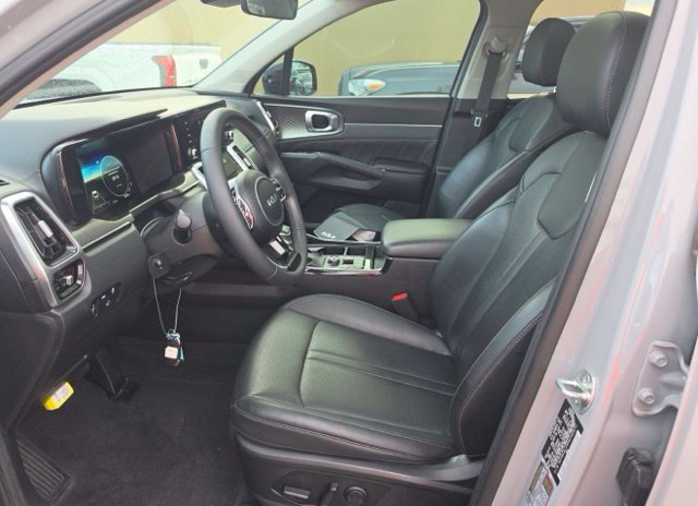 Certified 2023 Kia Sorento SX FWD image 7