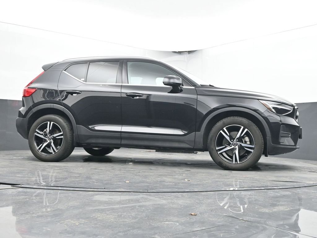 Used 2025 Volvo XC40 B5 Core AWD/4WD image 31
