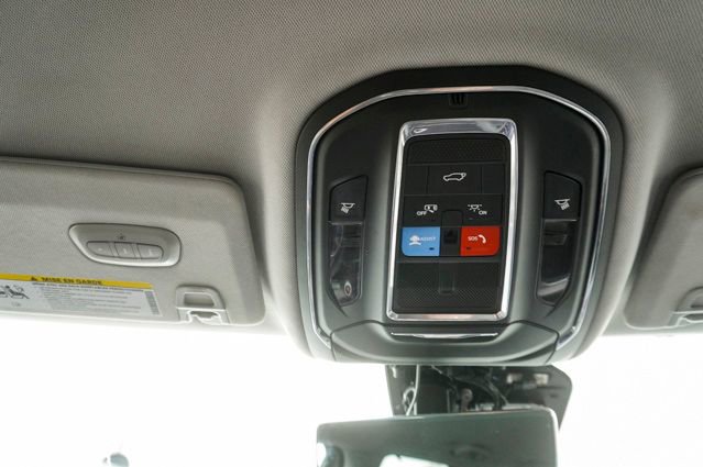 Used 2023 Jeep Grand Cherokee Limited w/ Luxury Tech Group II image 31