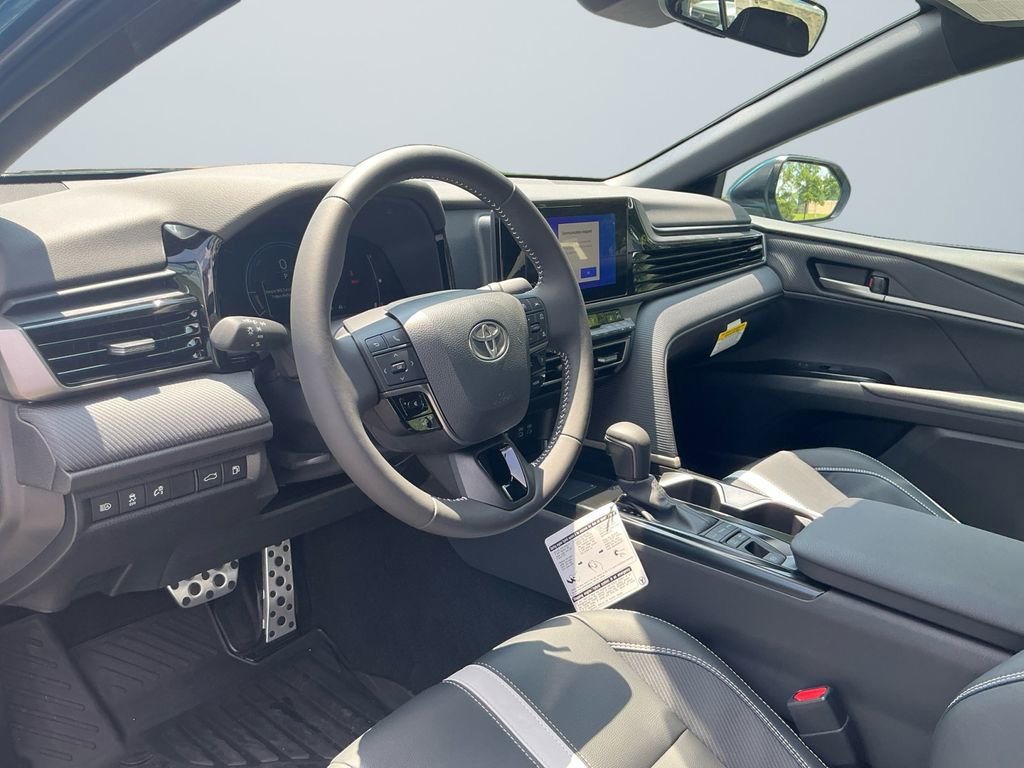 Used 2025 Toyota Camry SE w/ Convenience Package FWD image 10
