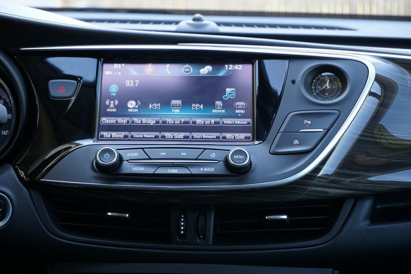 Used 2019 Buick Envision Essence image 32