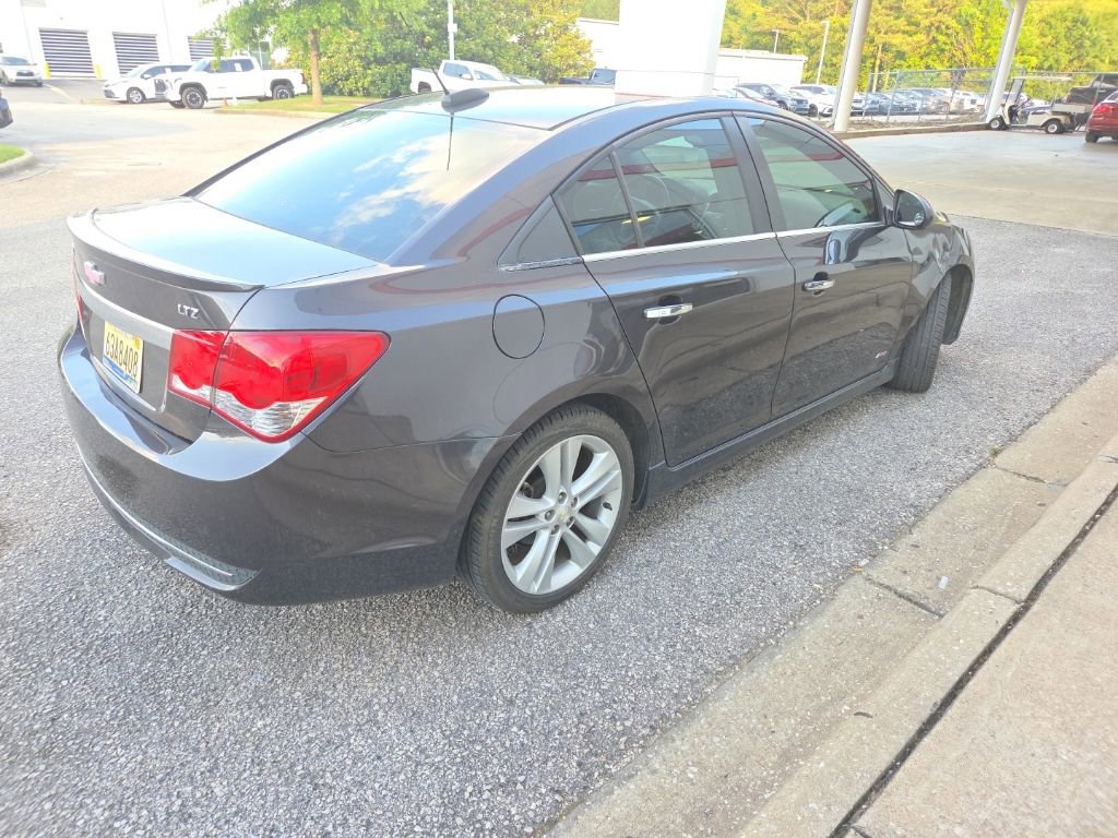 Used 2015 Chevrolet Cruze LTZ w/ Sun, Sound and Sport Package FWD image 3