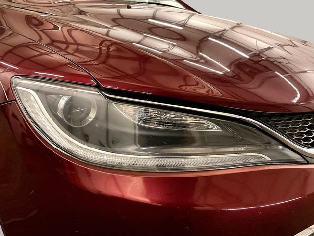Used 2015 Chrysler 200 Limited FWD image 28