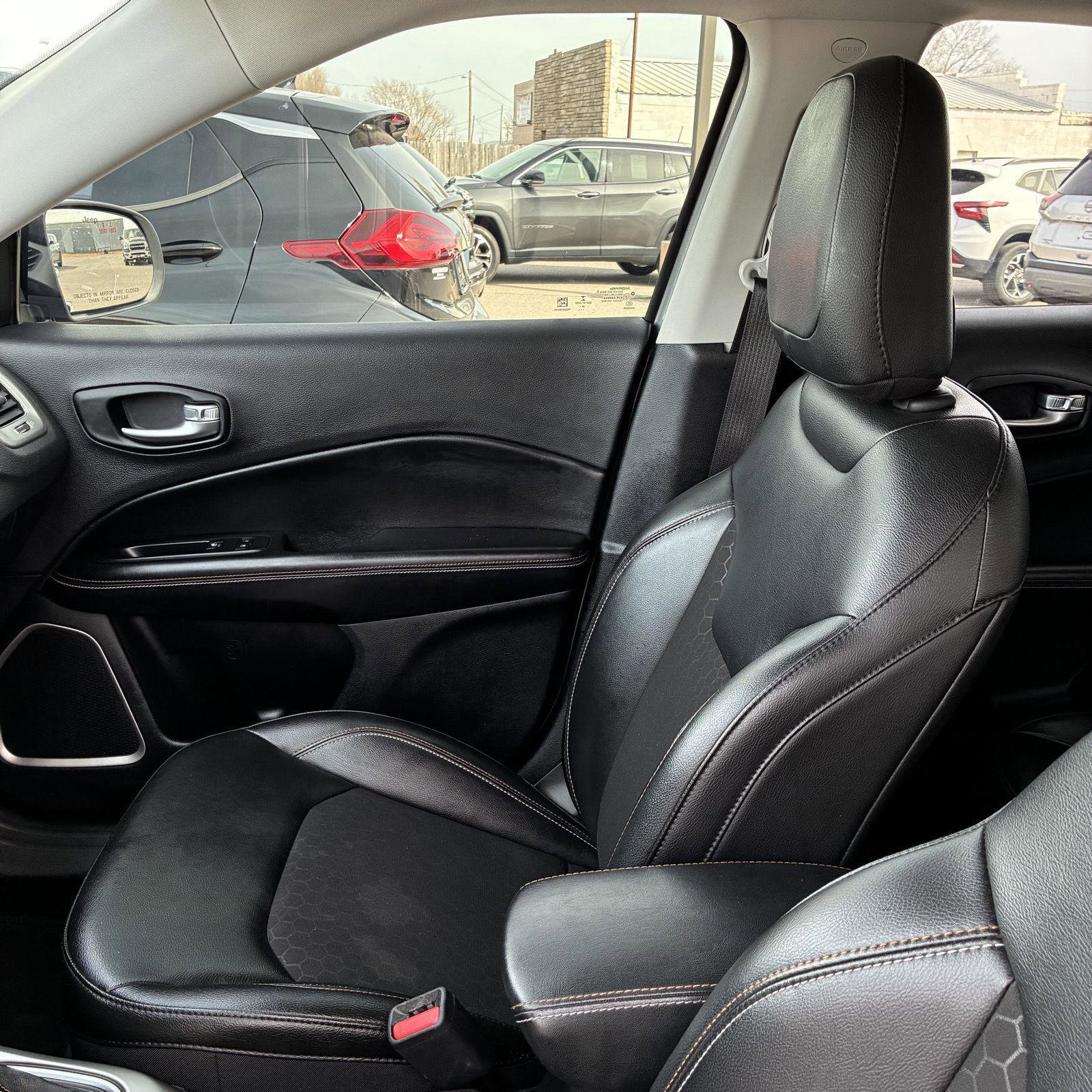 Used 2021 Jeep Compass Latitude w/ Driver Assistance Group image 3