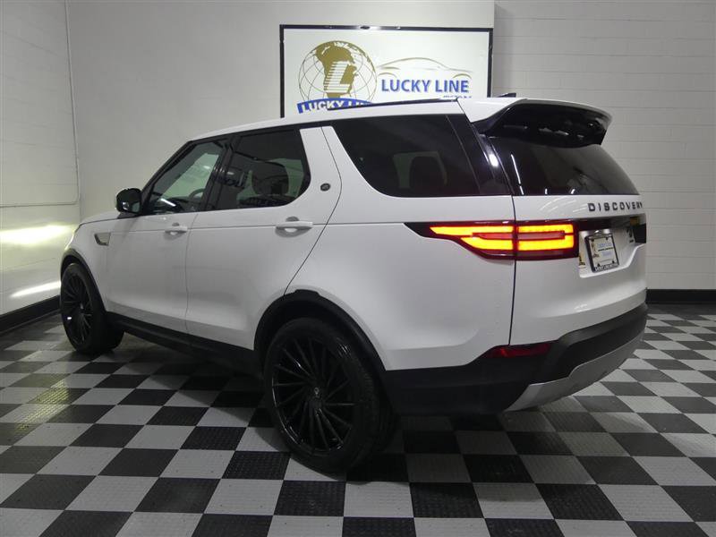Used 2017 Land Rover Discovery HSE image 11