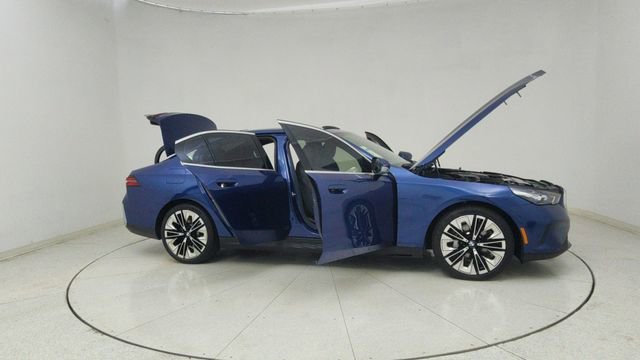 Used 2026 BMW 530i xDrive image 70