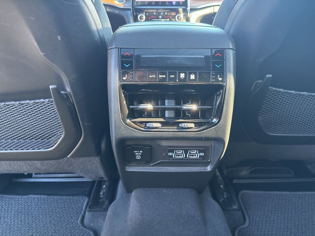 Used 2024 Jeep Grand Cherokee L Summit w/ Advanced Protech Group IV image 24