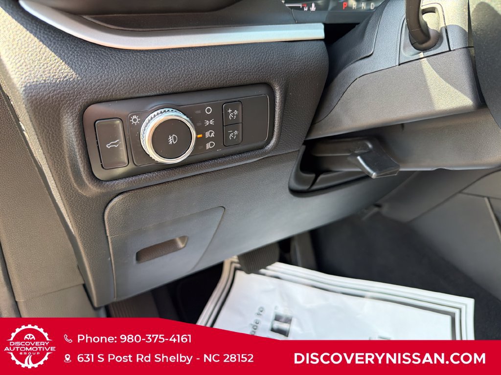 Used 2022 Ford Explorer XLT w/ Equipment Group 202A AWD/4WD image 15
