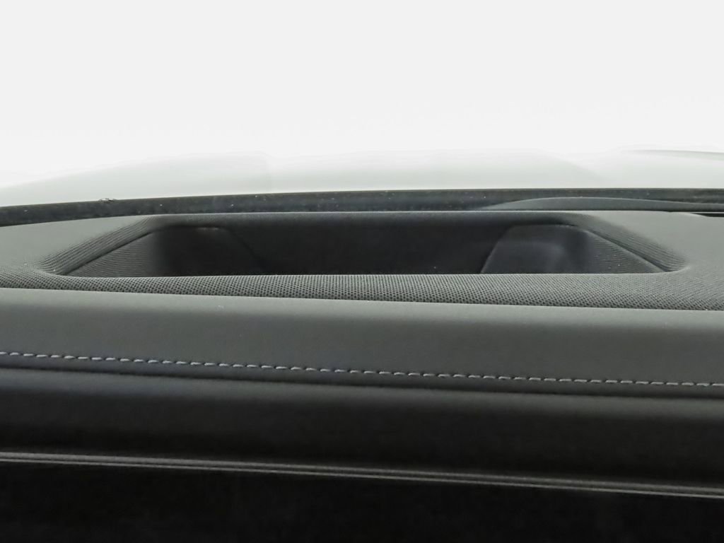 New 2025 BMW 750e xDrive image 22