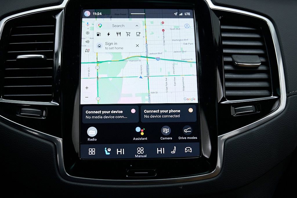 Certified 2024 Volvo XC90 T8 Ultimate AWD/4WD image 35