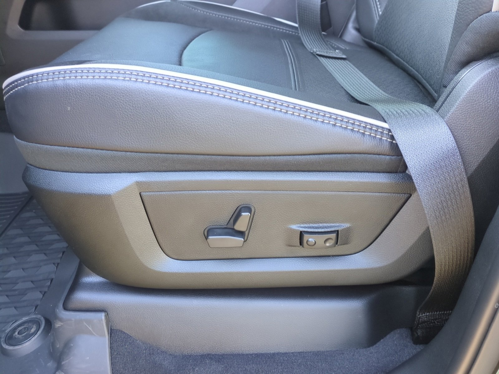 New 2026 RAM 3500 Laramie image 14