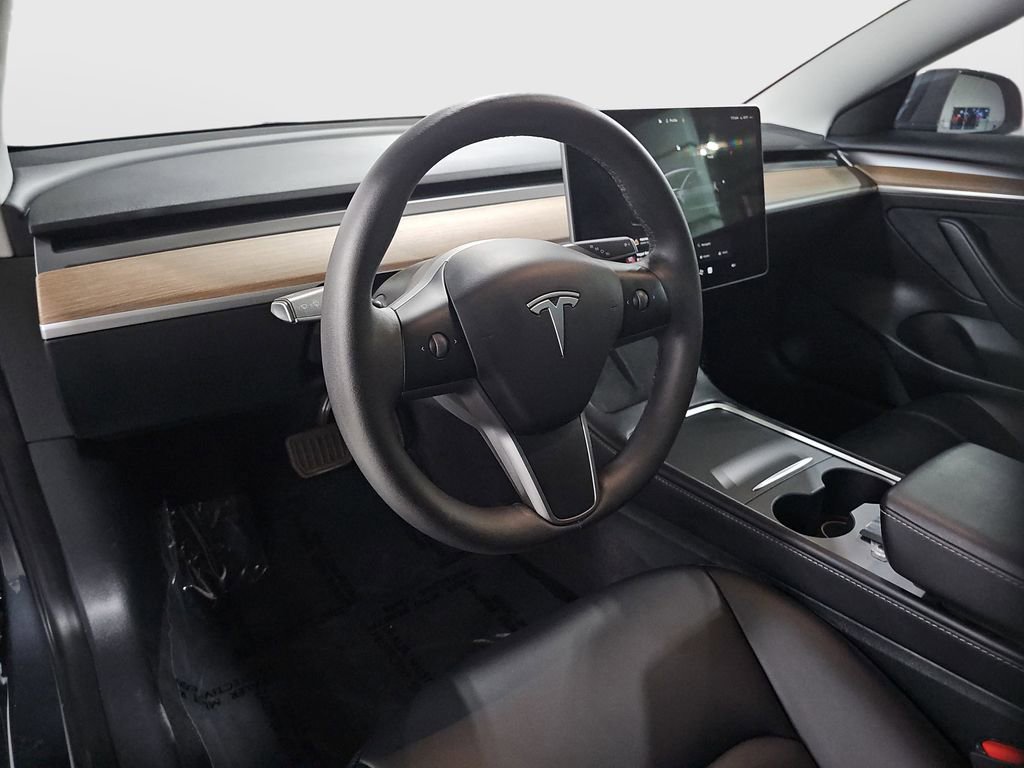 Used 2023 Tesla Model 3 Standard Range image 9