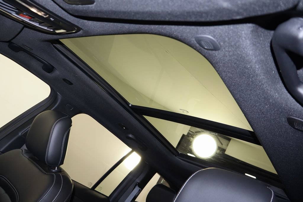 New 2025 Jeep Grand Cherokee Limited image 25