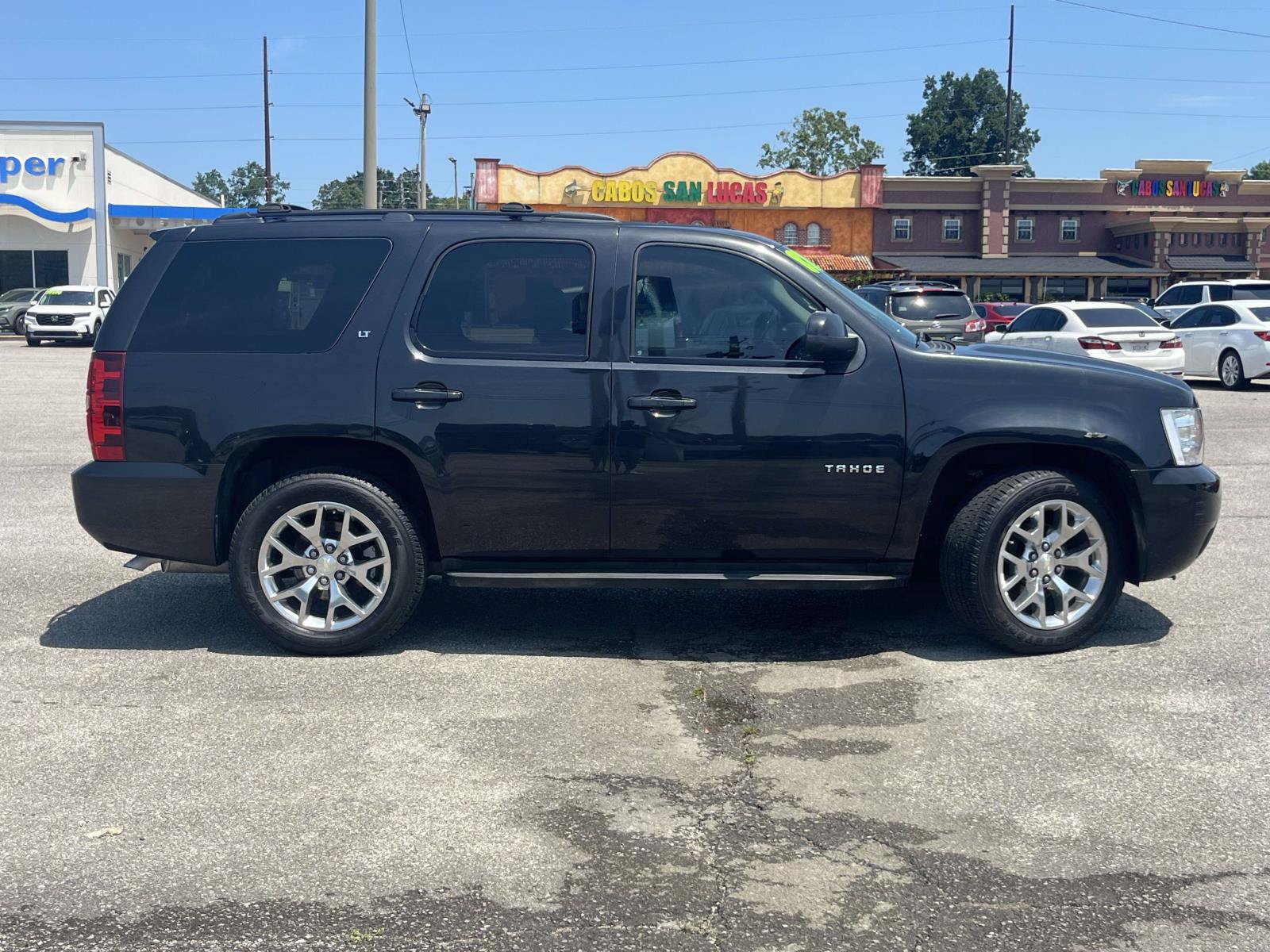 Used 2010 Chevrolet Tahoe LT RWD image 2
