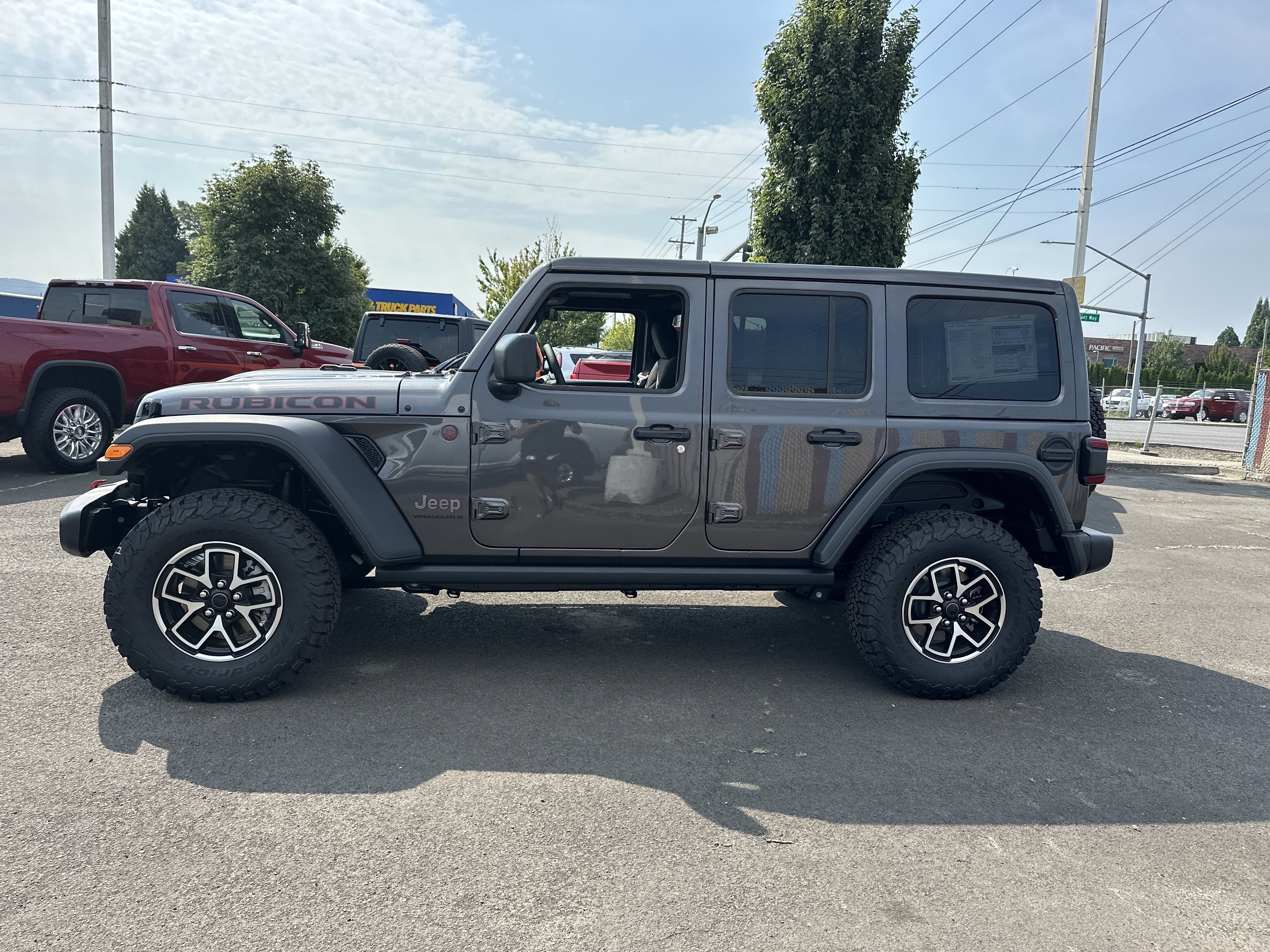 New 2025 Jeep Wrangler Unlimited Rubicon image 2