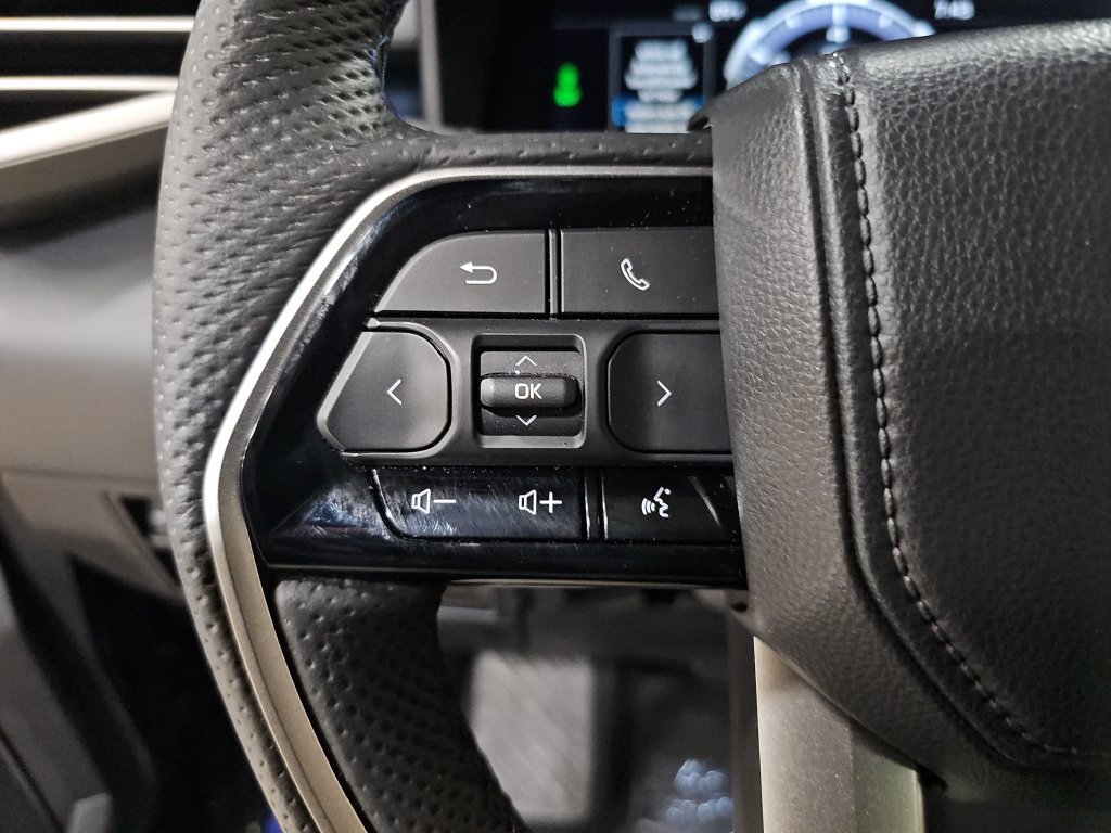 Certified 2026 Toyota Sequoia Platinum AWD/4WD image 11