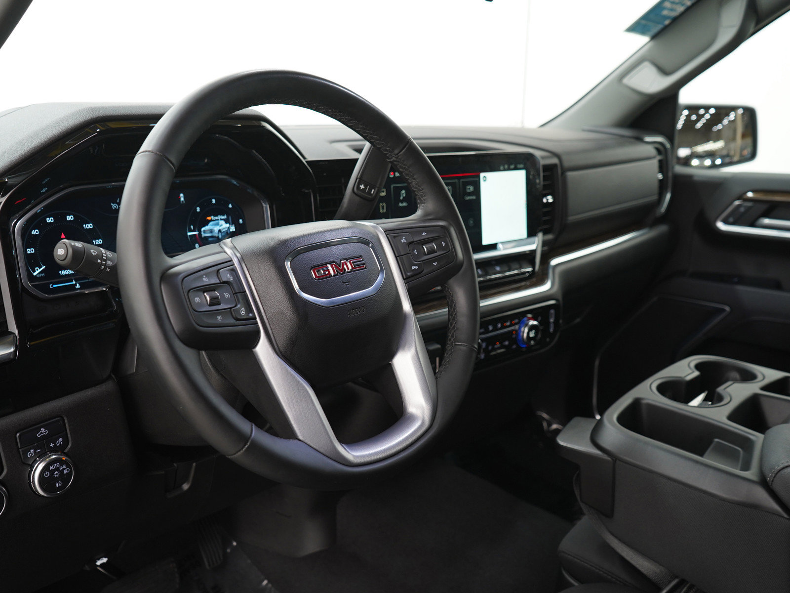 Used 2025 GMC Sierra 1500 Elevation AWD/4WD image 25