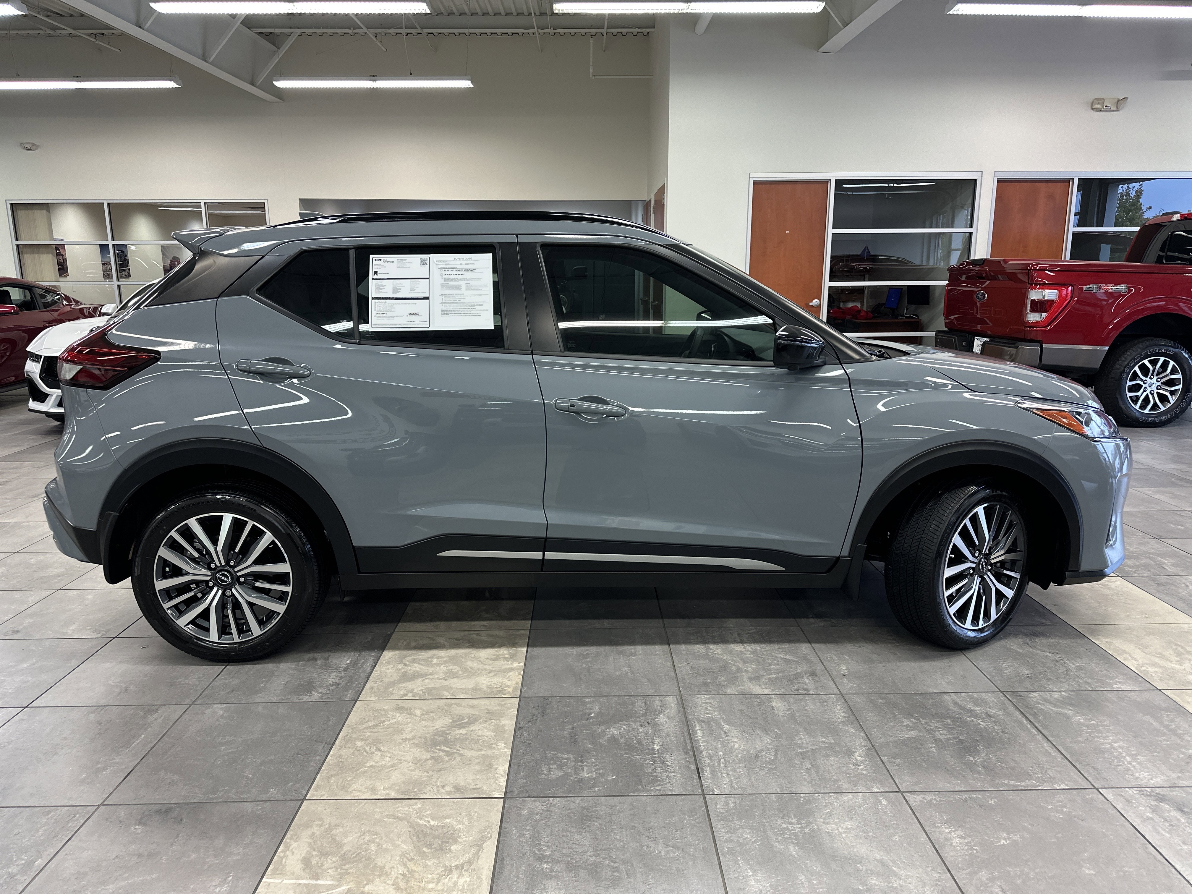 Used 2024 Nissan Kicks SR w/ SR Premium Package image 11
