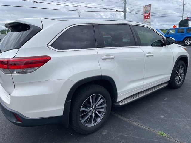 Used 2017 Toyota Highlander XLE FWD image 8