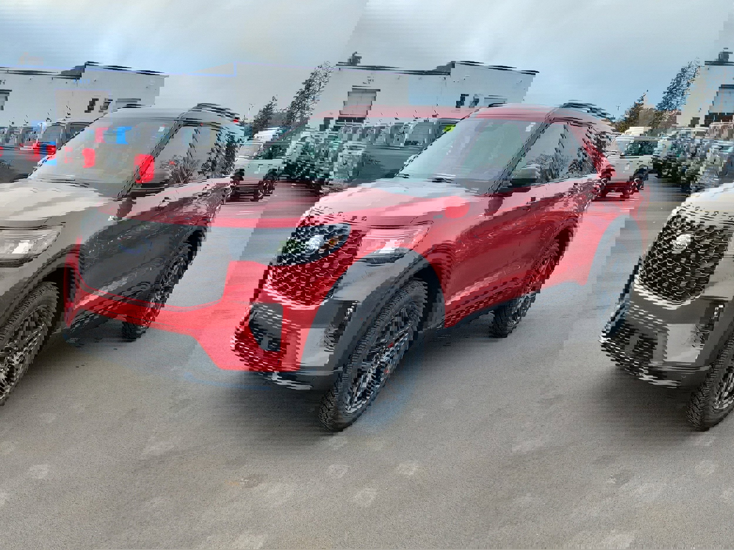 New 2026 Ford Explorer ST-Line w/ ST-Line Street Pack image 2